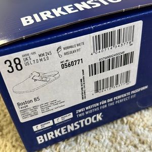 Brand new Size 39 women’s Birkenstock bostons taupe suede